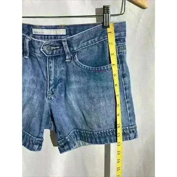 Old Navy Women’s Size 4 Mid Rise Denim Shorts Light Wash - Picture 8 of 8